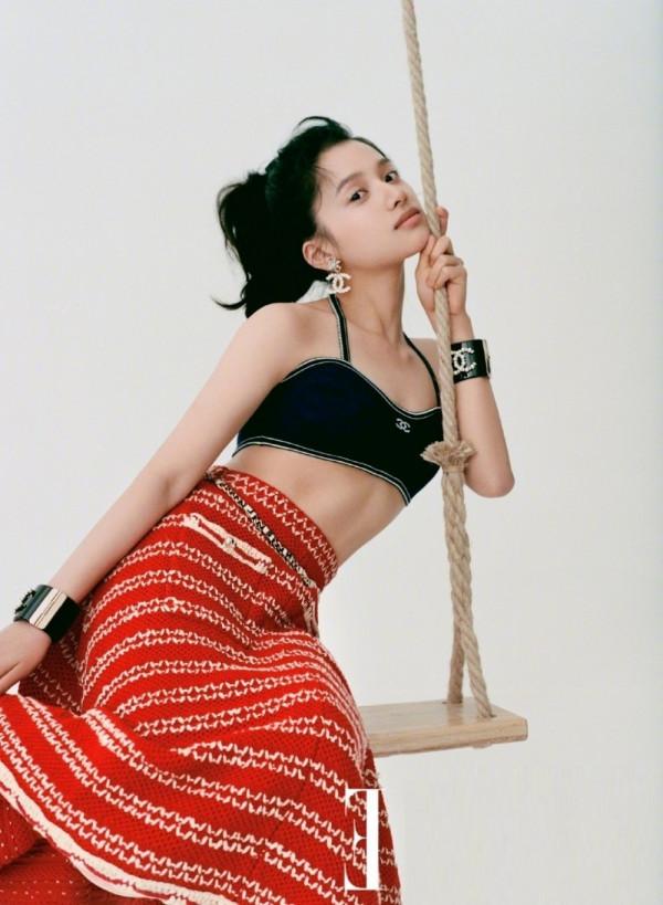 張婧儀酷美風格寫真照