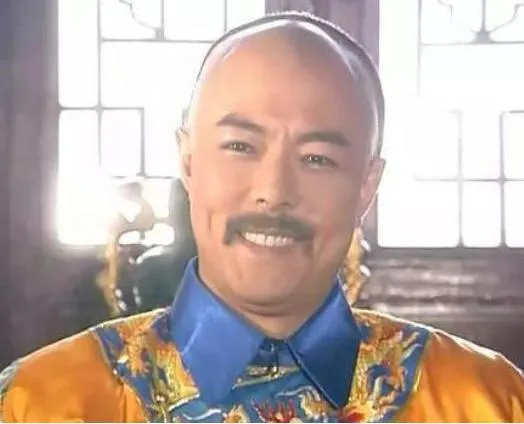 同為皇帝專業戶，陳道明備受好評，張國立拍戲封路引爭議