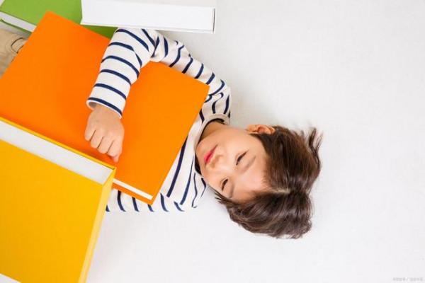 “自己預習”和“提前預習”不一樣？資深教師：不建議學生提前學