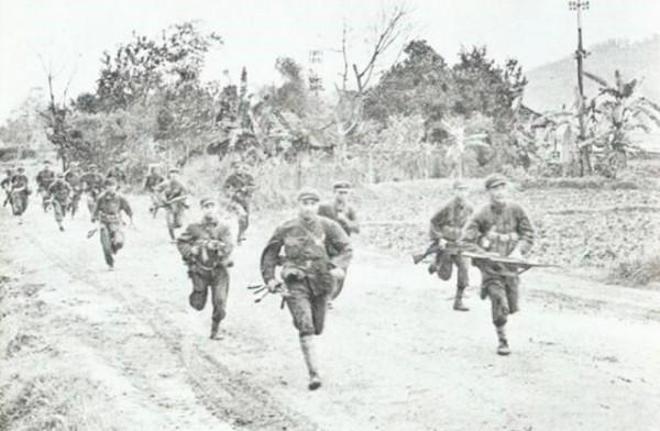 1998年張萬年訪美，美陸軍司令沙利突然抱住他：今天終於抓住你了