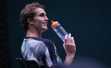 驚險,德約科維奇苦戰三盤晉級16強 驚險,德約科維奇苦戰三盤晉級16強