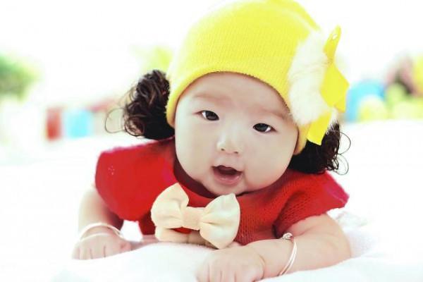 一歲前的寶寶老是抓耳朵,啥原因怎麼護理?媽媽要心中有數 一歲前的寶寶老是抓耳朵,啥原因怎麼護理?媽媽要心中有數