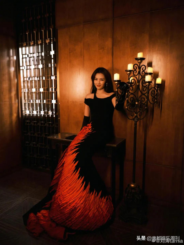 你可以永遠相信迪麗熱巴的紅毯造型