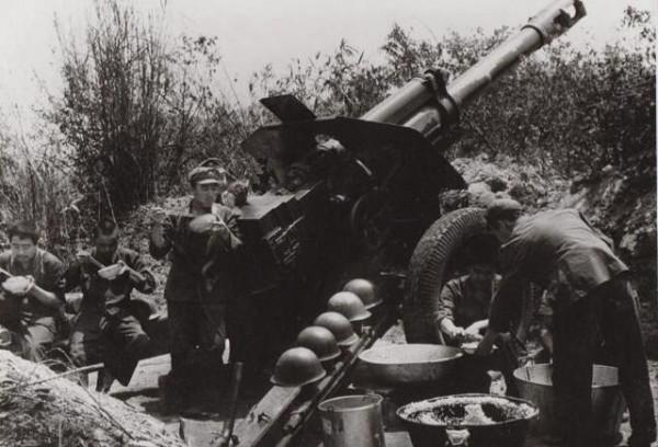 1951年,一新兵自作主張開炮,連長:關禁閉,團長:記二等功 1951年,一新兵自作主張開炮,連長:關禁閉,團長:記二等功