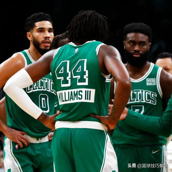 哈登首次亮相76人替補席！76人用單場狂輸48分，歡迎登哥的到來