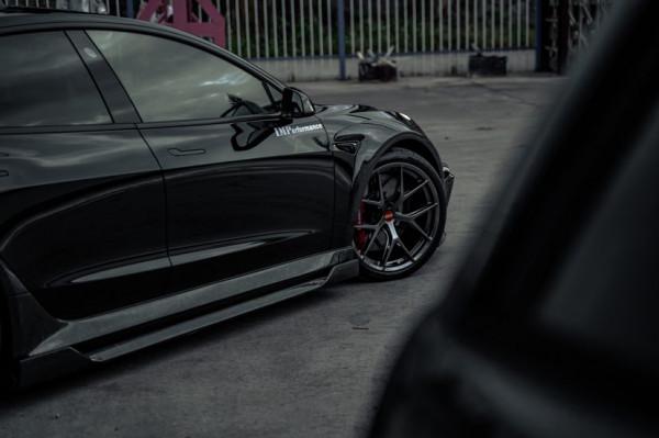 Model 3p頂級改裝案例丨碳纖維的視覺衝擊