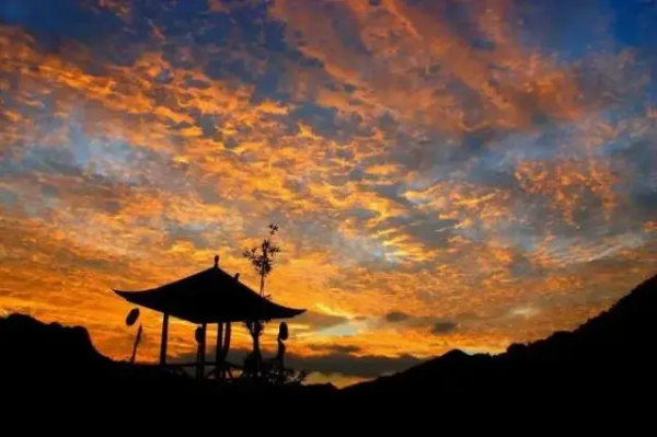 趣旗自駕線路分享：歡聚小年，共剪窗花，泡樹上溫泉，住樹上木屋