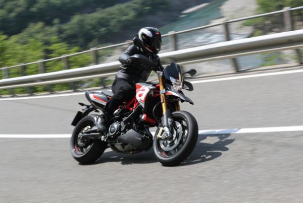 公路興奮劑&mdash;&mdash;Aprilia Dorsoduro 900
