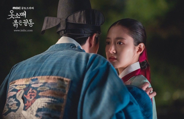 大女主逆襲劇？真的太帥氣了！年度韓劇黑馬