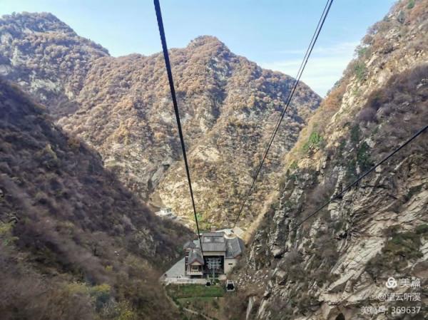 乘坐西峰索道上華山
