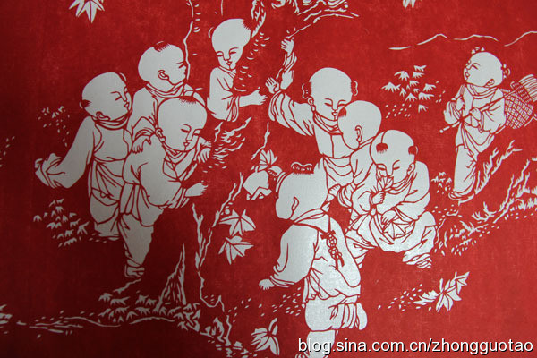 百子圖剪紙，生動傳神，多福多壽，讓人看了讚不絕口