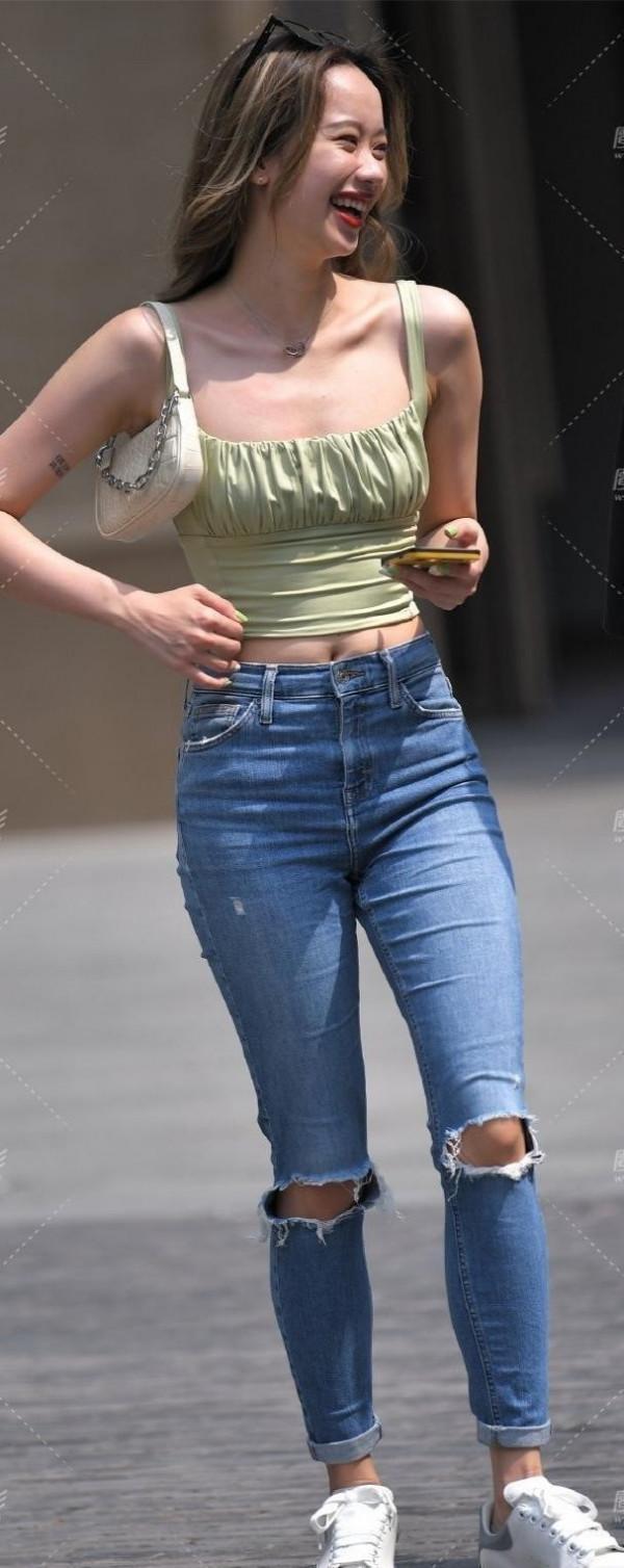 光彩奪目的瑜伽褲，顯瘦好搭配，輕盈舒適又雅緻，減齡時尚