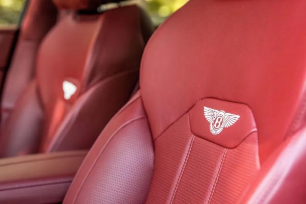 “失去聲浪”的賓利添越如何引人注目 | CAR REVIEWS