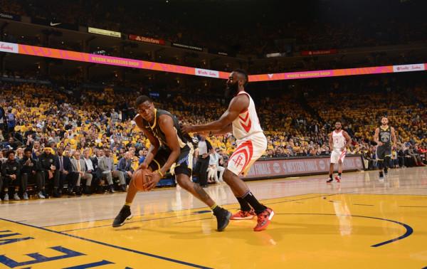 不理解吧,一個場均4+3的替補,4年拒絕3筆高薪,他到底圖啥? 不理解吧,一個場均4+3的替補,4年拒絕3筆高薪,他到底圖啥?