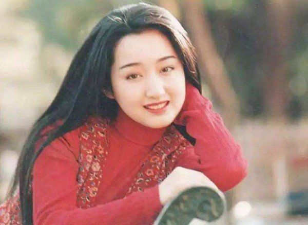 “甜歌皇后”楊鈺瑩,情史複雜至今未婚,揭秘她生命中的五個男人 “甜歌皇后”楊鈺瑩,情史複雜至今未婚,揭秘她生命中的五個男人