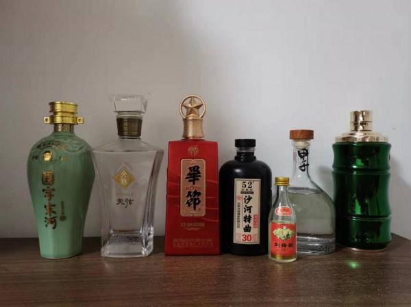 500-1500元的高階濃香酒對比，這一價位要看大品牌了