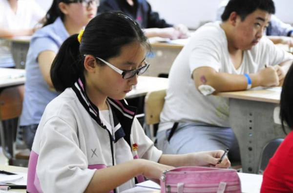 家長提議取消中考,把高中也納入義務教育階段,教育部給出回應 家長提議取消中考,把高中也納入義務教育階段,教育部給出回應