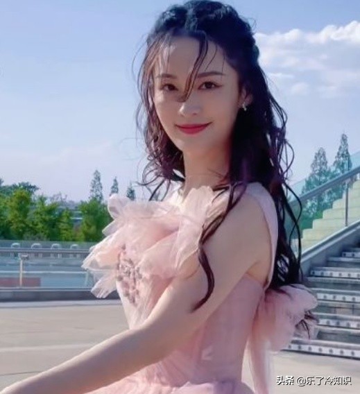 “薛寶釵”拍外景放飛自我!一路狂奔不見偶像包袱,髮量羨慕不來 “薛寶釵”拍外景放飛自我!一路狂奔不見偶像包袱,髮量羨慕不來