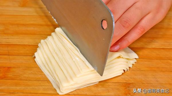 餛飩皮最好吃的做法，簡單一切一拉，酸辣爽口，開胃下飯又解饞