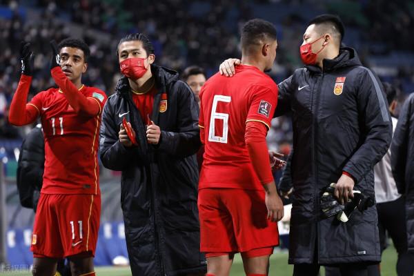 吳曦承認國足實力不如日本：下輪拿下越南，送給球迷當春節禮物