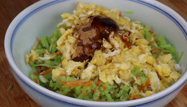 天冷多吃蘿蔔好處多，簡單一做，沒想到這麼好吃，薄皮大餡太香了