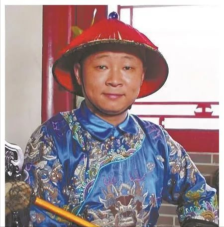 不靠顏值靠才華，這6位長相一般的男演員，媳婦一個比一個漂亮