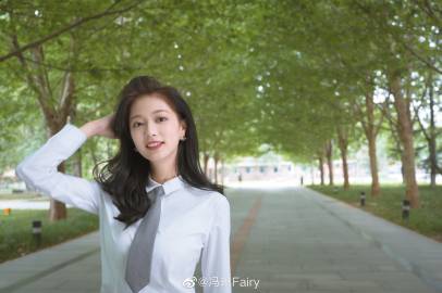 馮琳 未來主持界的新星 人美氣質甜