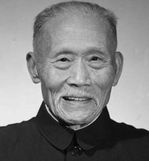 他曾是湖南省委書記，後任武警部隊總副政委，功勳卓越，活了88歲
