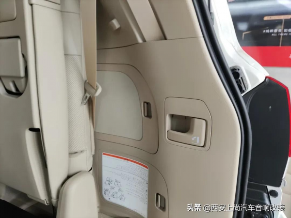 越野硬漢搭配HIFI立體環繞聲讓人意猶未盡，酷路澤升級德國RS音響