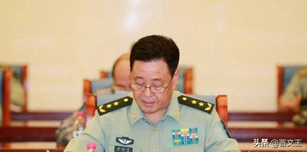 正師級少將、正軍級中將，我軍為什麼存在軍銜高配的情況