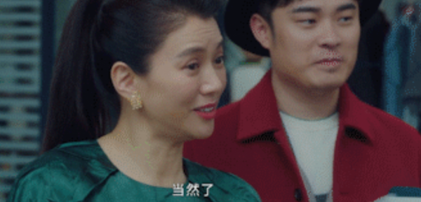 袁詠儀新劇播出，身材壯實腰部圓潤，被稱老態十足，氣質不如宋佳