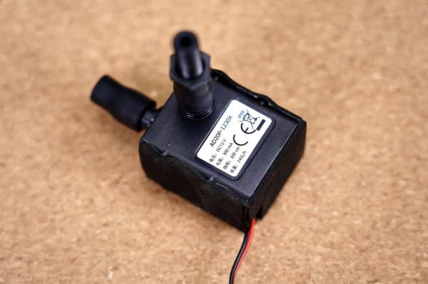 機械革命 &sol; 機械師 &sol; XMG 12代遊戲本水冷散熱拆解