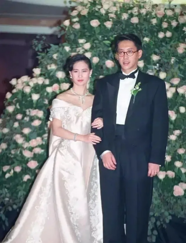 賭王何鴻燊5位女婿境遇大不相同,有人離婚了,有人卻遲遲沒進門 賭王何鴻燊5位女婿境遇大不相同,有人離婚了,有人卻遲遲沒進門