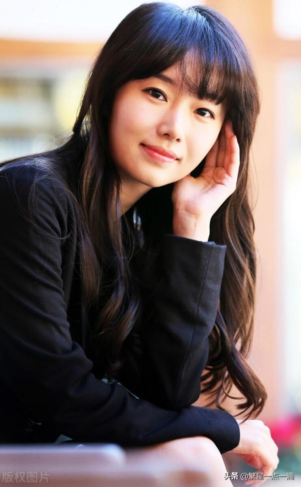 韓國演員李貞賢黑色系全身套裝有多美