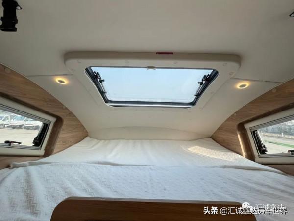 3.0T渦輪增壓配懸浮座的國產房車,空間秒變10多平,吃住不愁 3.0T渦輪增壓配懸浮座的國產房車,空間秒變10多平,吃住不愁