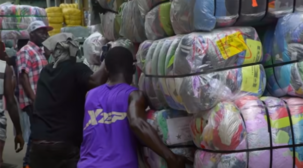 一件二手衣服漂洋過海的生存日記:你們丟棄的破舊衣物都去了哪裡? 一件二手衣服漂洋過海的生存日記:你們丟棄的破舊衣物都去了哪裡?