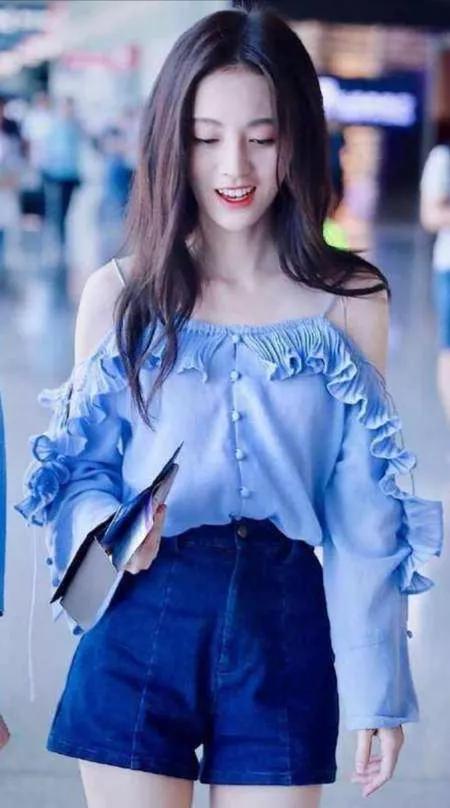 鞠婧禕美照一冊，欣賞