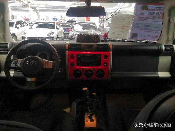 二手車丨復古又時尚,有工具屬性的大玩具——FJ 酷路澤 二手車丨復古又時尚,有工具屬性的大玩具——FJ 酷路澤