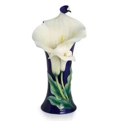 瓷器花樣新玩法,美得讓人目不轉睛。(法藍瓷) 瓷器花樣新玩法,美得讓人目不轉睛。(法藍瓷)