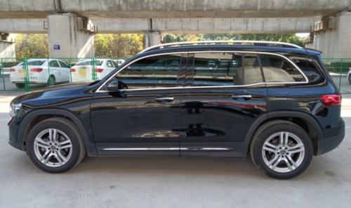 自駕傍水崖冰河世紀公園，GLB的舒適感還是不錯的