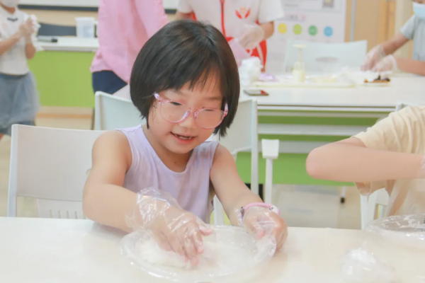 濃濃中秋意 深情感恩禮——親子DIY創意月餅活動