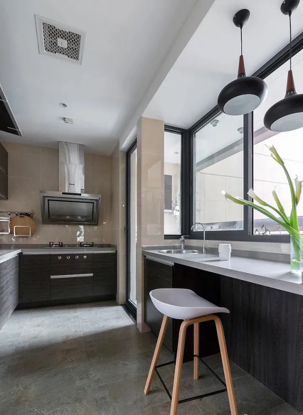 147㎡現代風新房,書房裝玻璃牆、廚房造吧檯,美好而獨特 147㎡現代風新房,書房裝玻璃牆、廚房造吧檯,美好而獨特