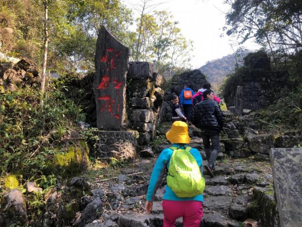 勿忘國恥振興中華，虎年新春徒步打響貴州抗日第一槍的黎明關