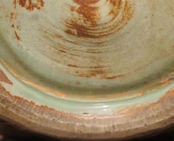 龍泉窯，元龍泉荷葉龍紋大罐