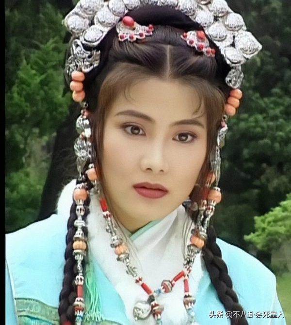 港圈美人也動臉，這10位女星，動臉後有人變刻薄，有人面目全非