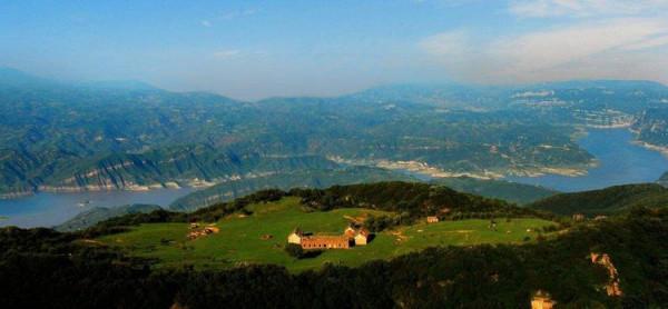 河南最牛的景區，一腳踏兩省，一眼看四個城市，你知道是哪嗎