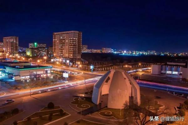 哈薩克裡海沿岸有阿特勞州、曼格斯套州，有阿特勞和阿克套港