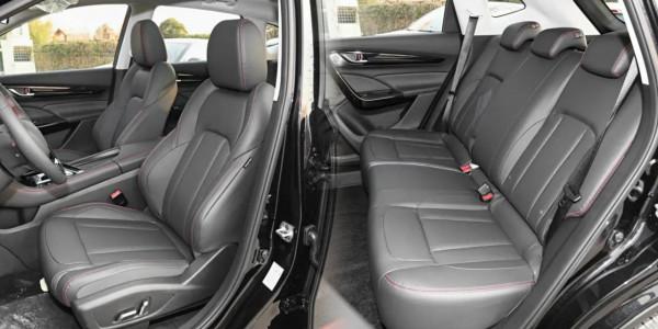 10萬內1.5T+190匹馬力效能SUV，東風風神AX7馬赫版年輕人首選？