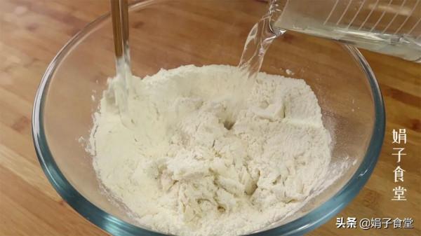 家常快速糖餅，不用發麵，外酥裡軟，香甜可口，涼了也不硬