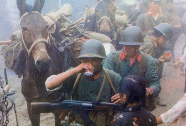 1984年廖錫龍一戰成名,鄧小平拍板:應該重點培養,先讓他當軍長 1984年廖錫龍一戰成名,鄧小平拍板:應該重點培養,先讓他當軍長